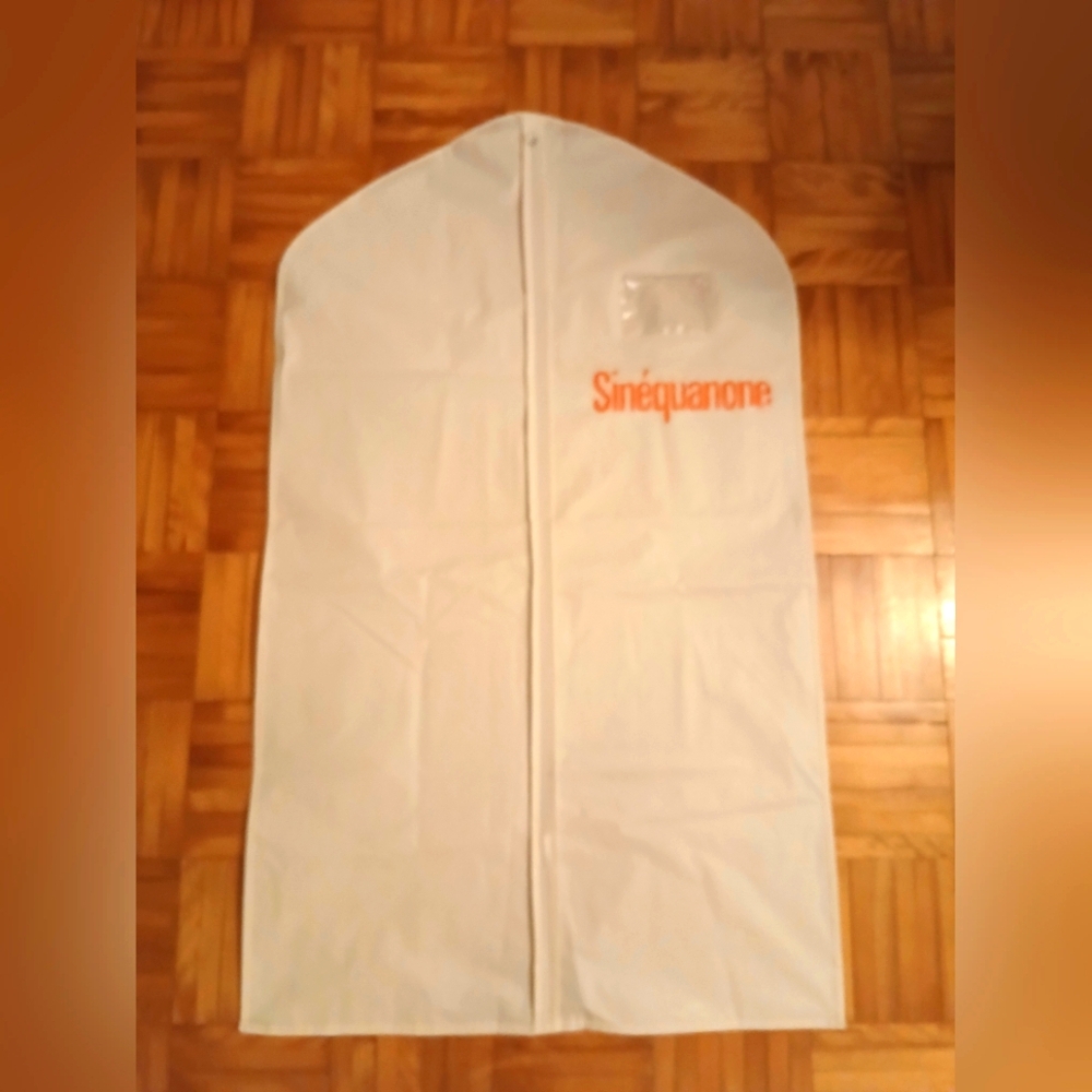 Sinequanone White Garment Bag
